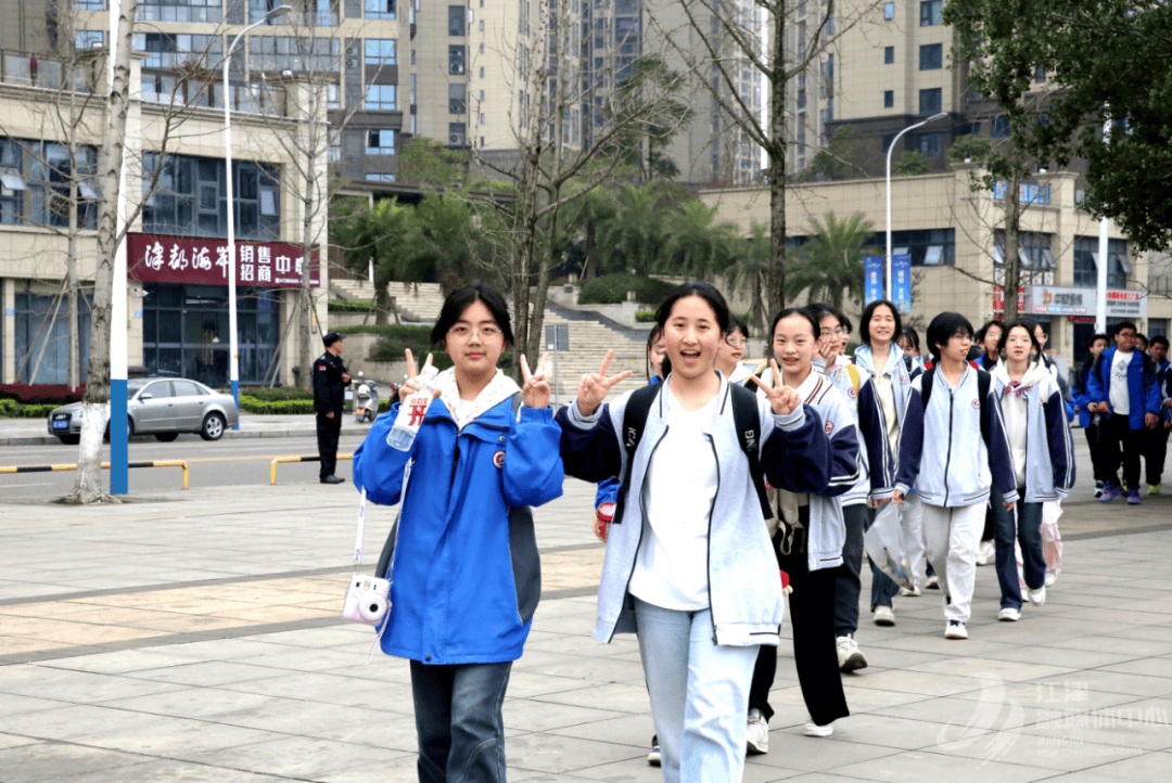 徒步20公里江津实验中学拉练青春无敌