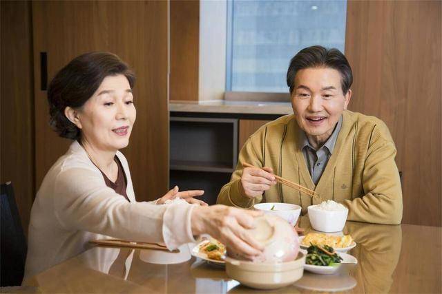 揭秘：小小饮食改变，大大降低冠心病风险，震惊！冠心病死亡率居高不下，这些饮食习惯是关键