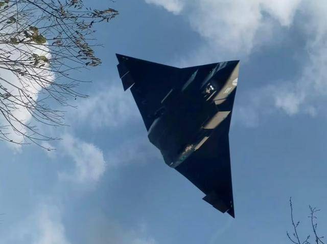 从试飞看“歼36”潜力，中国制空权争夺再添利器