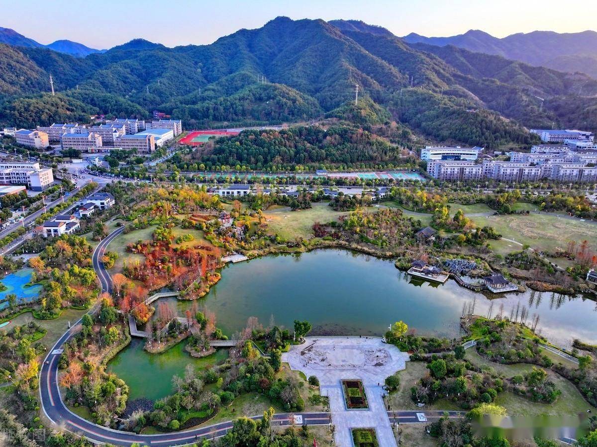 安远打造绿色家园,书香公园成打卡新地标!