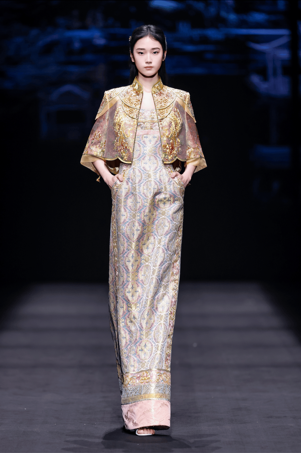 "虎丘婚纱日"强势登陆中国国际时装周,展现中国婚纱设计力量