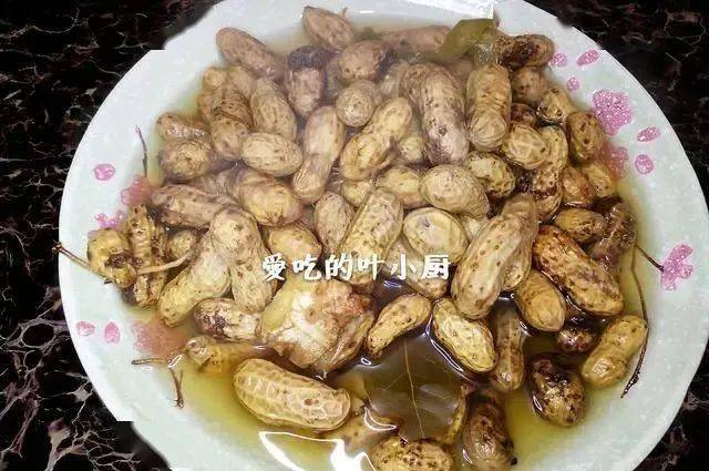 27岁小伙见家长，餐桌上的尴尬谁懂？