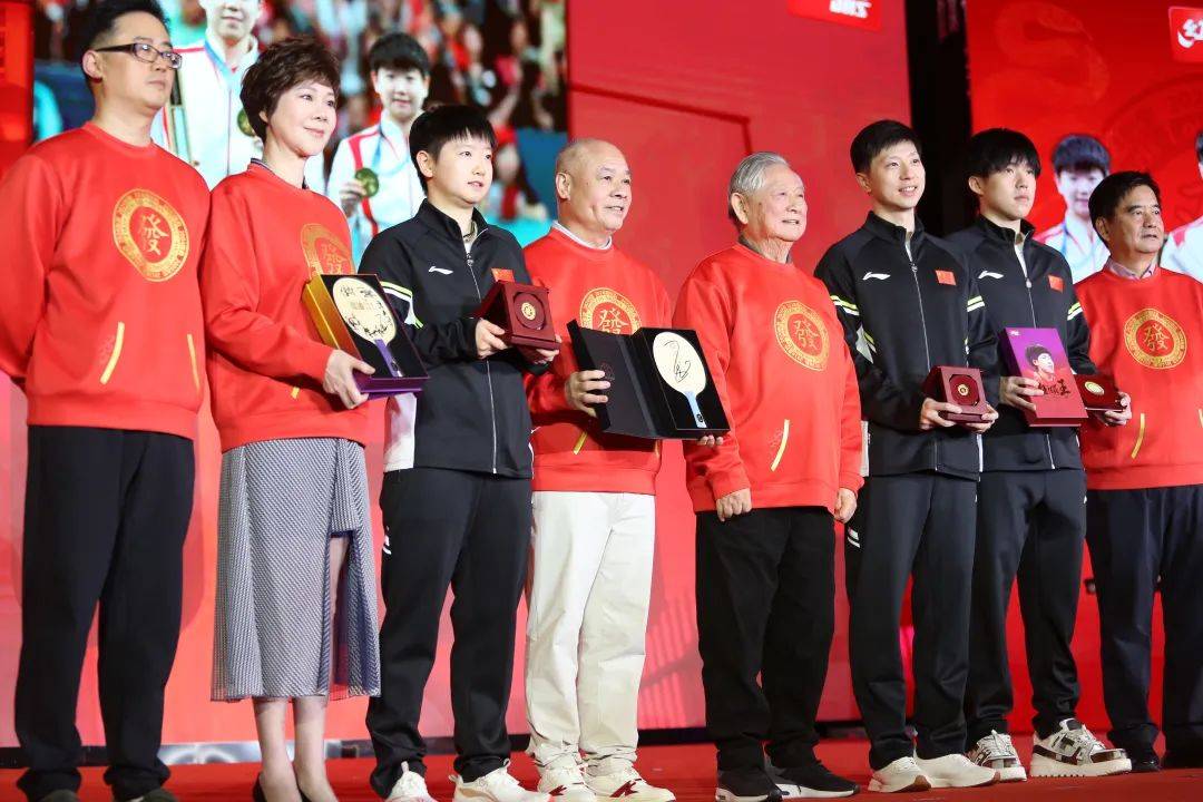 马龙、孙颖莎、王楚钦携手红双喜，共筑爱心公益新篇章