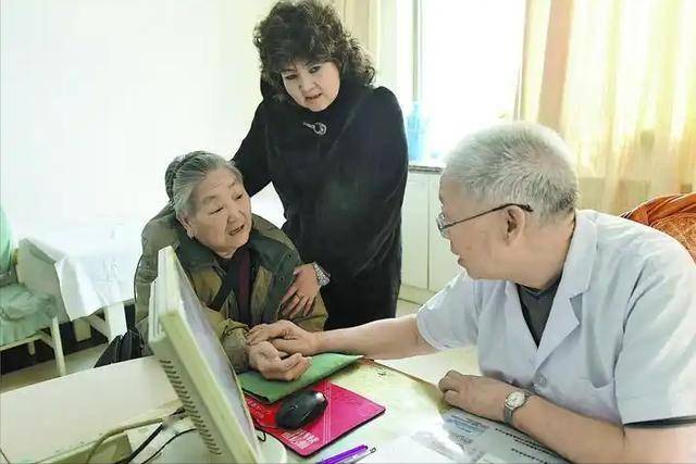 告别“8小时睡觉论”，60岁后这样睡才健康！