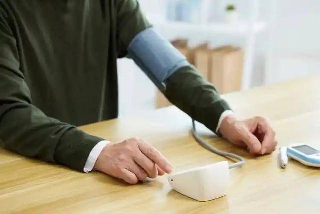 警惕！日常生活中加重高血压的隐形杀手