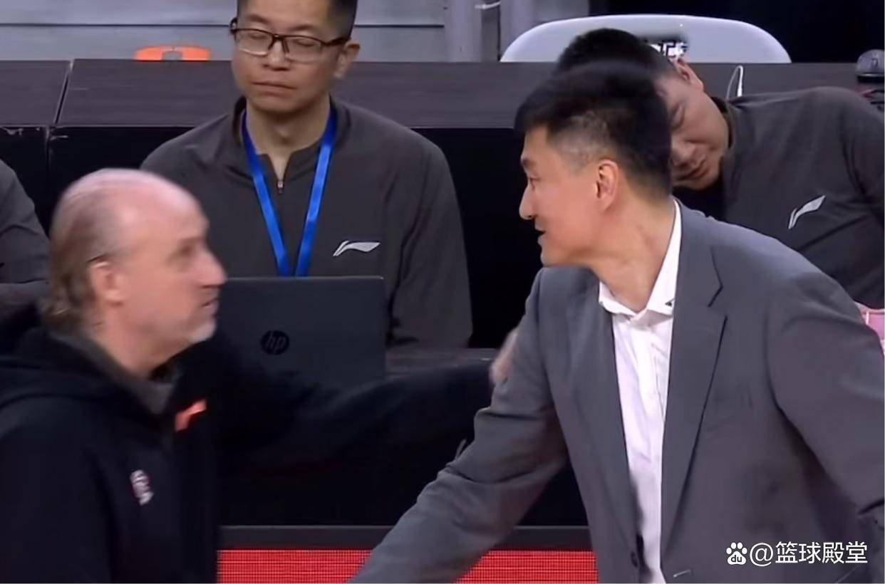 广东胜吉林！小胡大汗，二飞指导张皓嘉，全员敬球迷，杜锋提四川