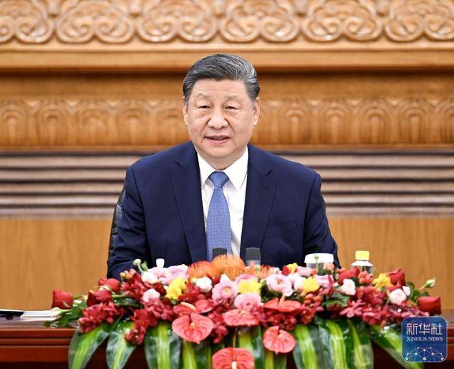 习近平会见国际工商界代表_王海燕_丁海涛_黄敬文