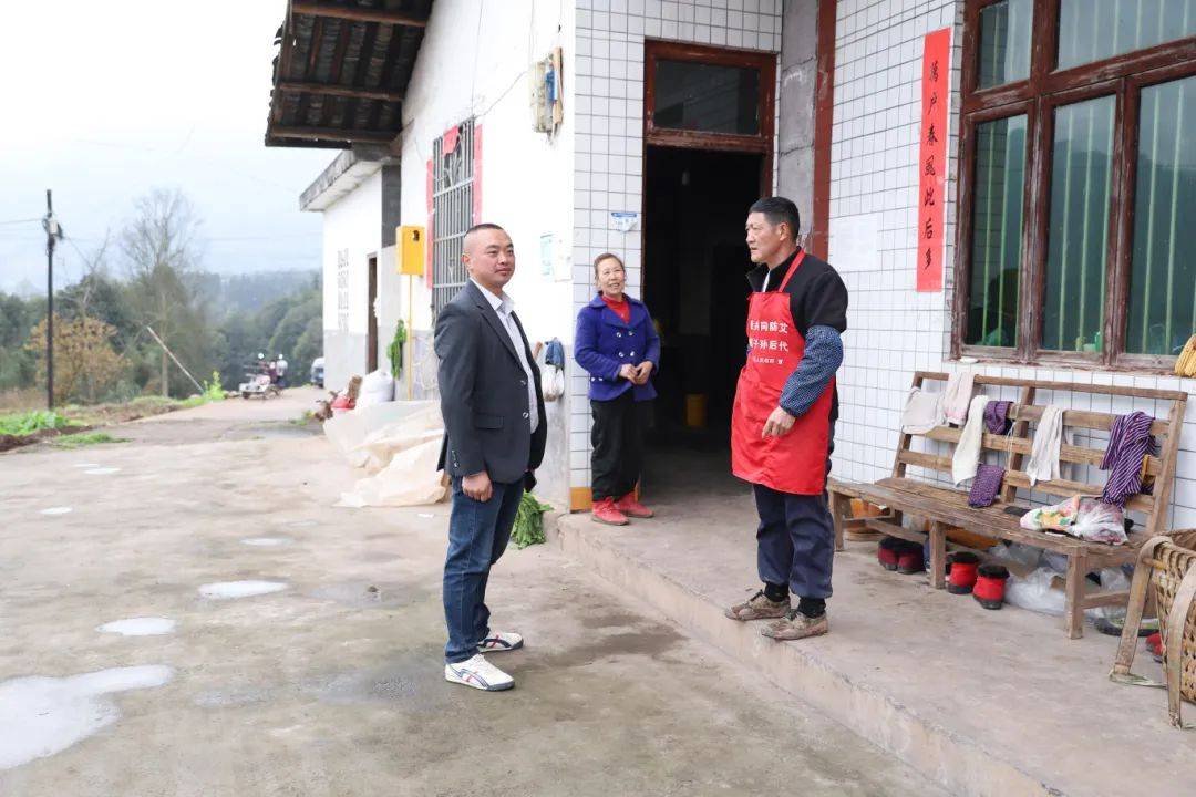 "兴文郭显荣干出年产值900万的养殖场