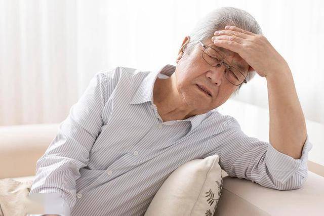 牙齿问题竟成脑梗“预警灯”，你重视了吗？ 守护大脑健康，从关注牙齿开始