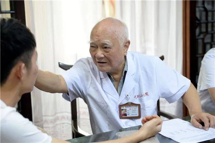 "国医大师"李济仁:大医精诚 中医传世