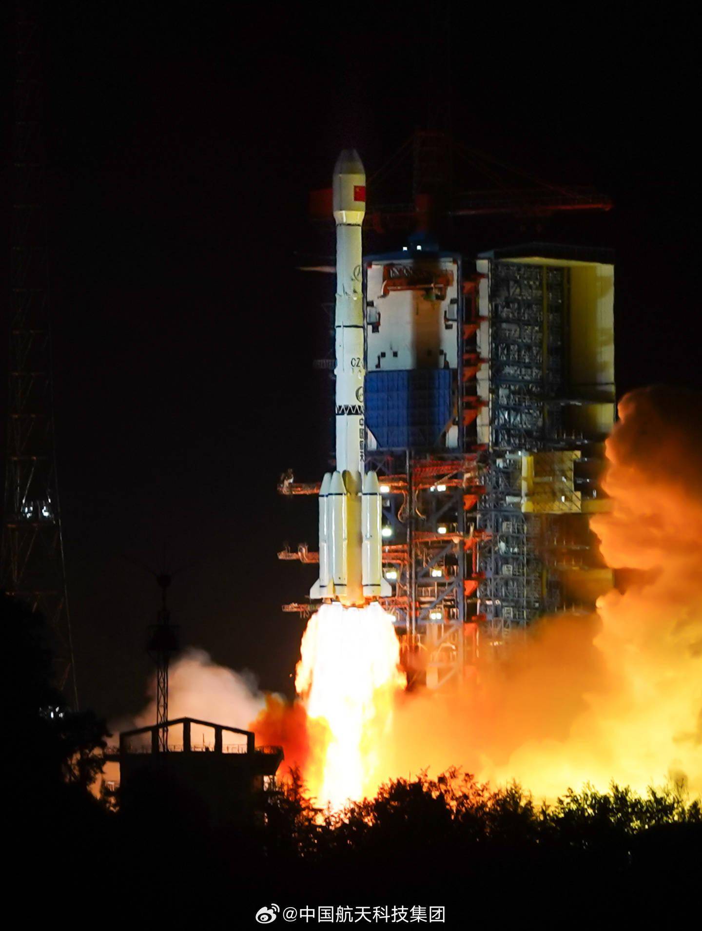 长三乙火箭成功发射通信技术试验卫星十七号