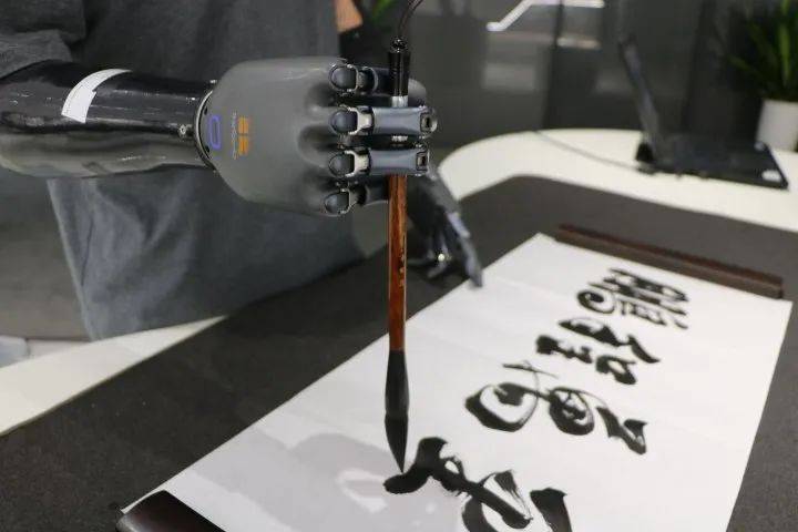 ���ܷ�����дë����