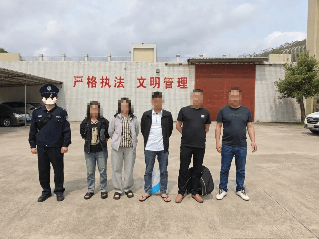 聚众赌博!河源13名男女被抓