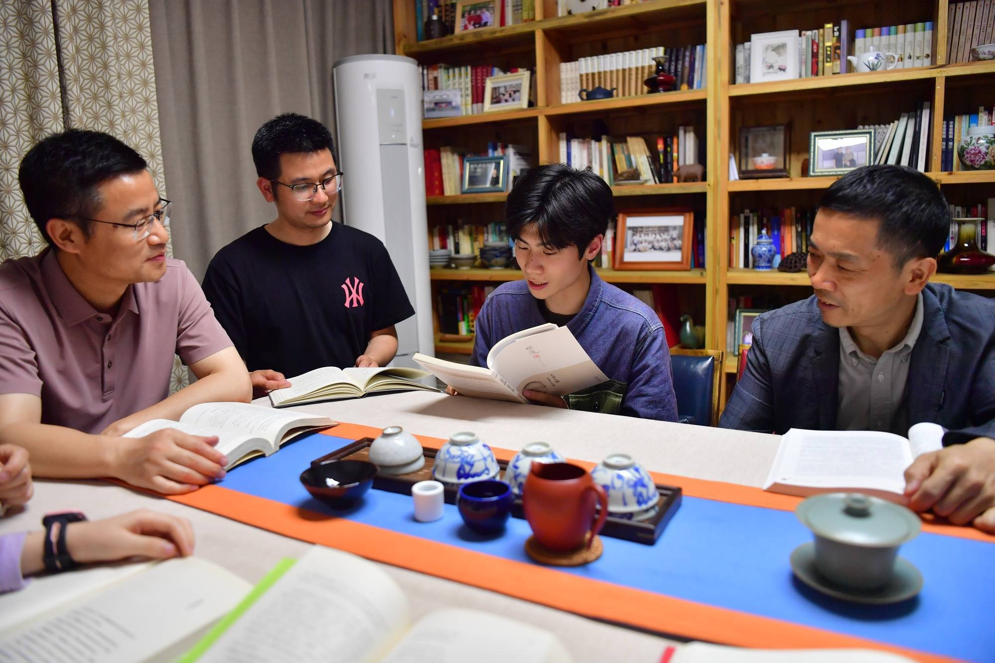 江西南昌:大家庭读书会 分享知识和快乐