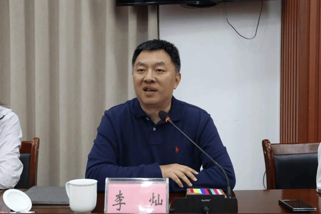 浦东新区张江镇党委副书记,镇长李灿,贡山县委副书记,县长李勇出席