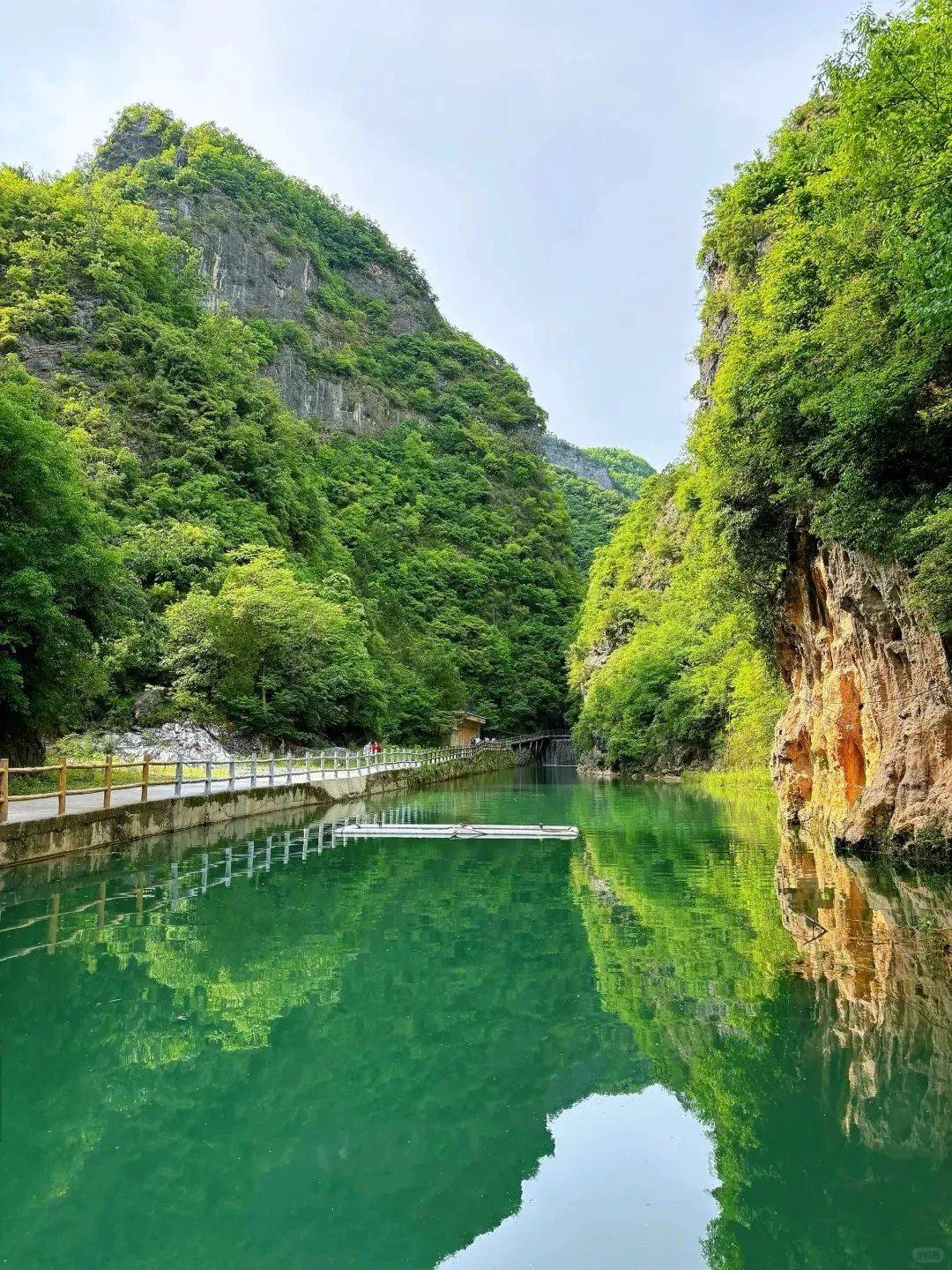 千层河_陕南_大巴