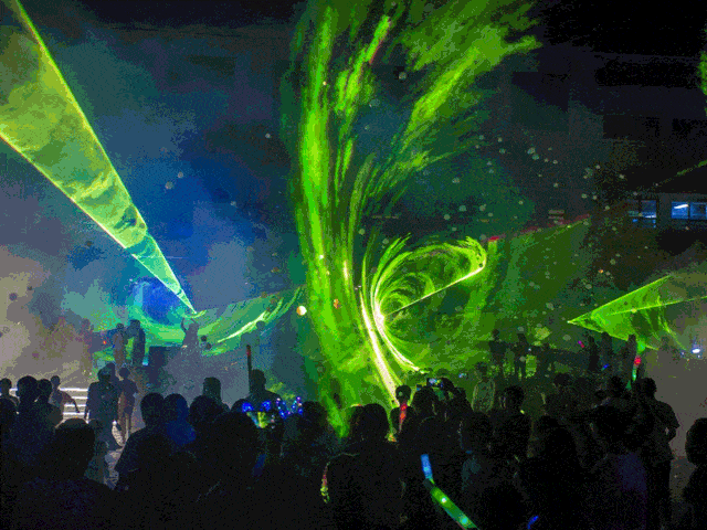 来苍南山海大集,看梦幻极光秀!