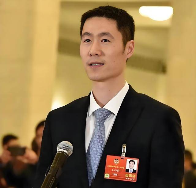 国乒封闭集训备战多哈世乒赛，王楚钦与王皓面临巨大挑战