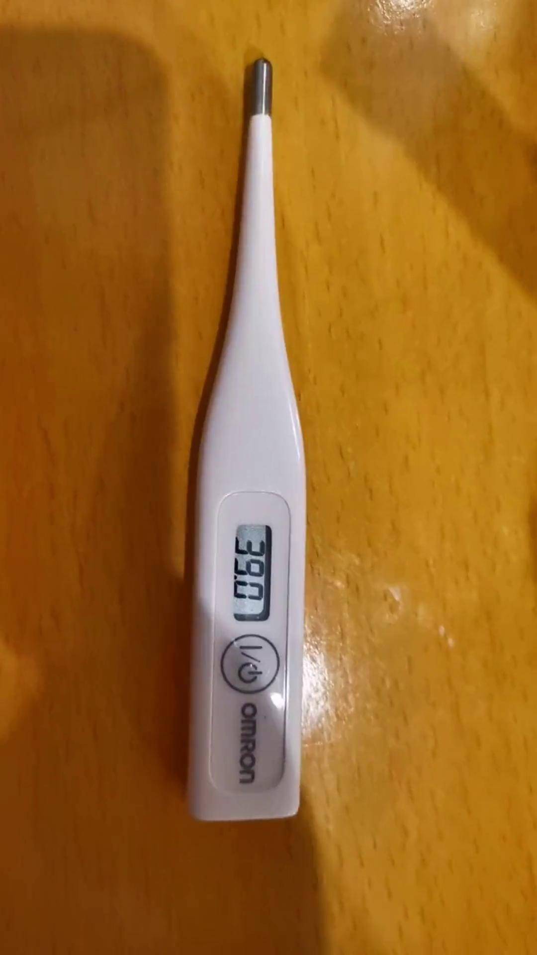 目前,39℃体温,服 布诺芬一粒,继续观察发烧 每日小记