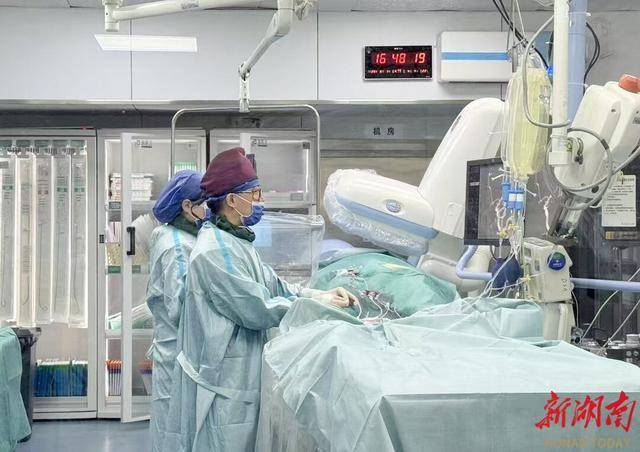 劳动节里的生命守护：多学科协作完成高难度“拆弹”