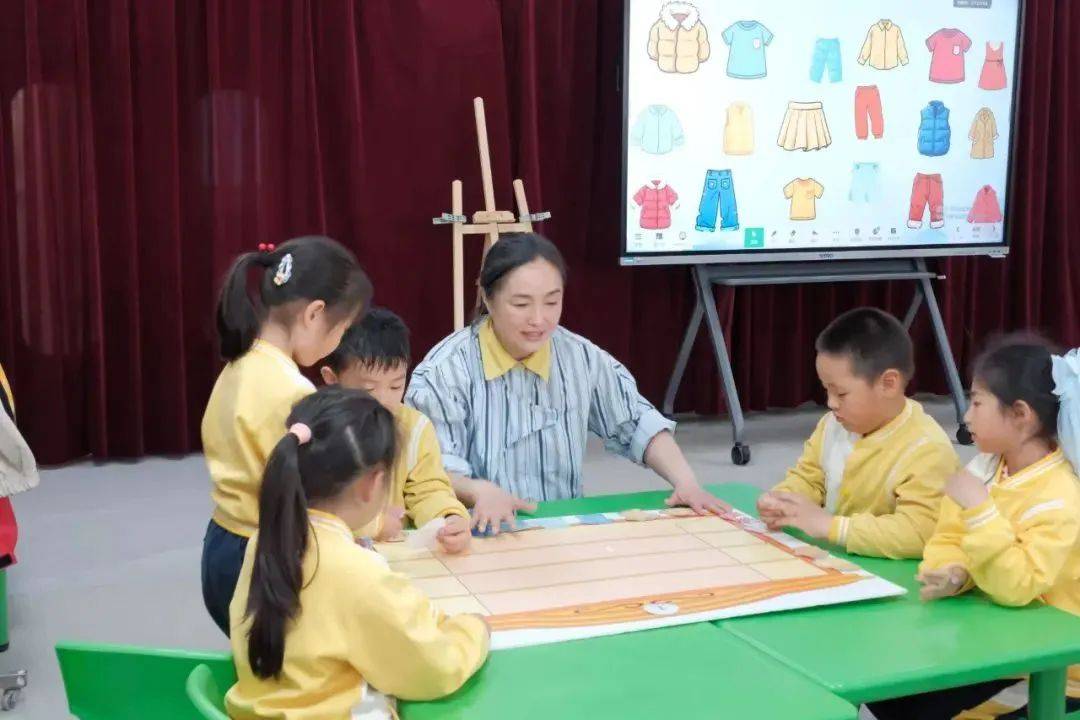 山东省学前教育教研基地成果交流_幼儿园课程基地_市南区五星级教研组展示