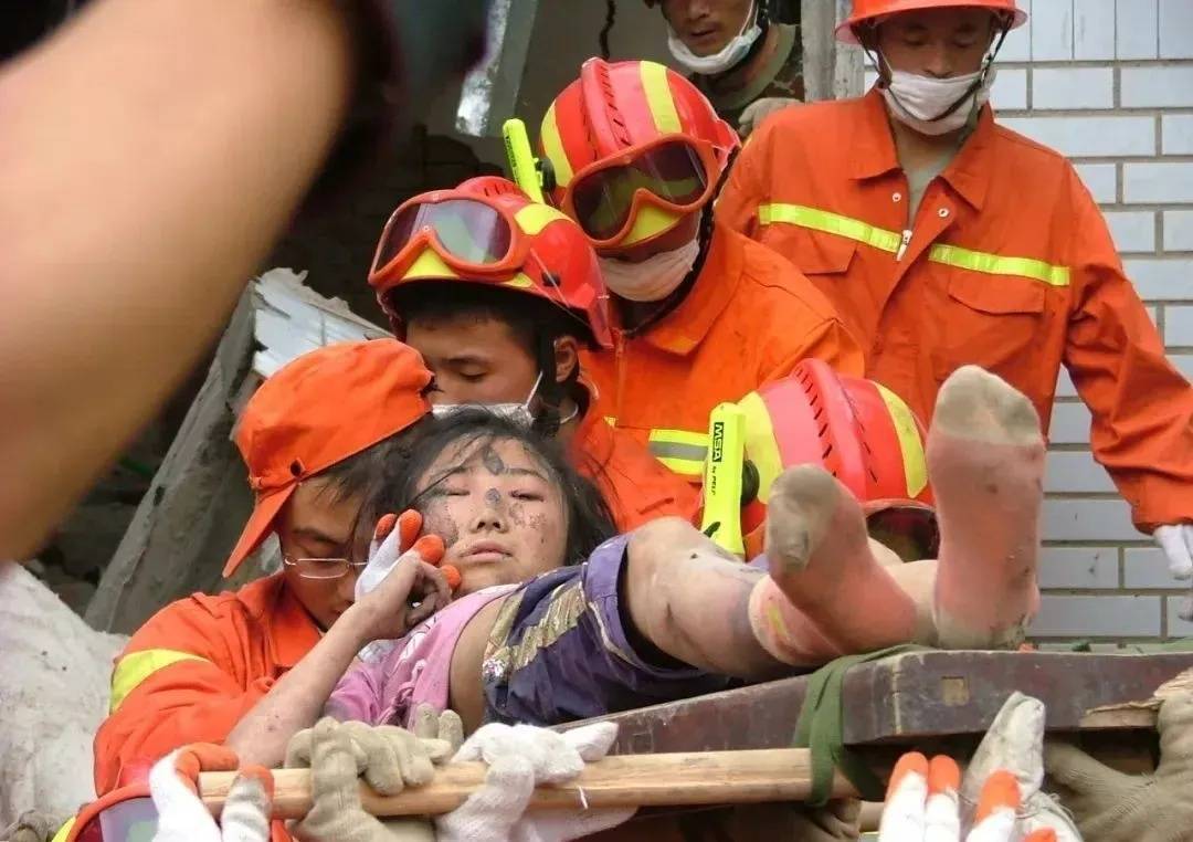 汶川_地震_王睿