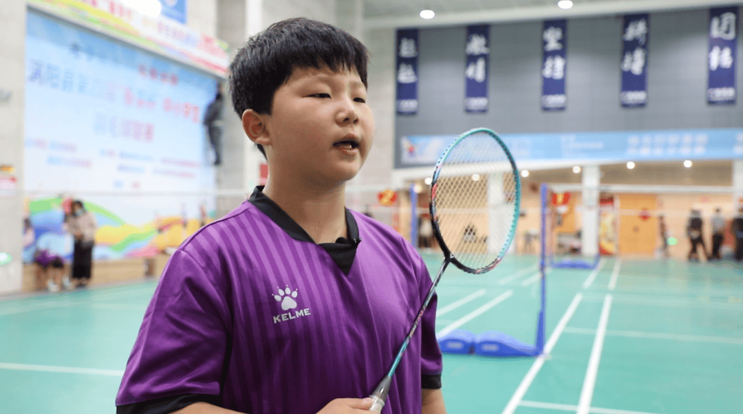 ob体育下载中小学生羽毛球赛开打(图2)
