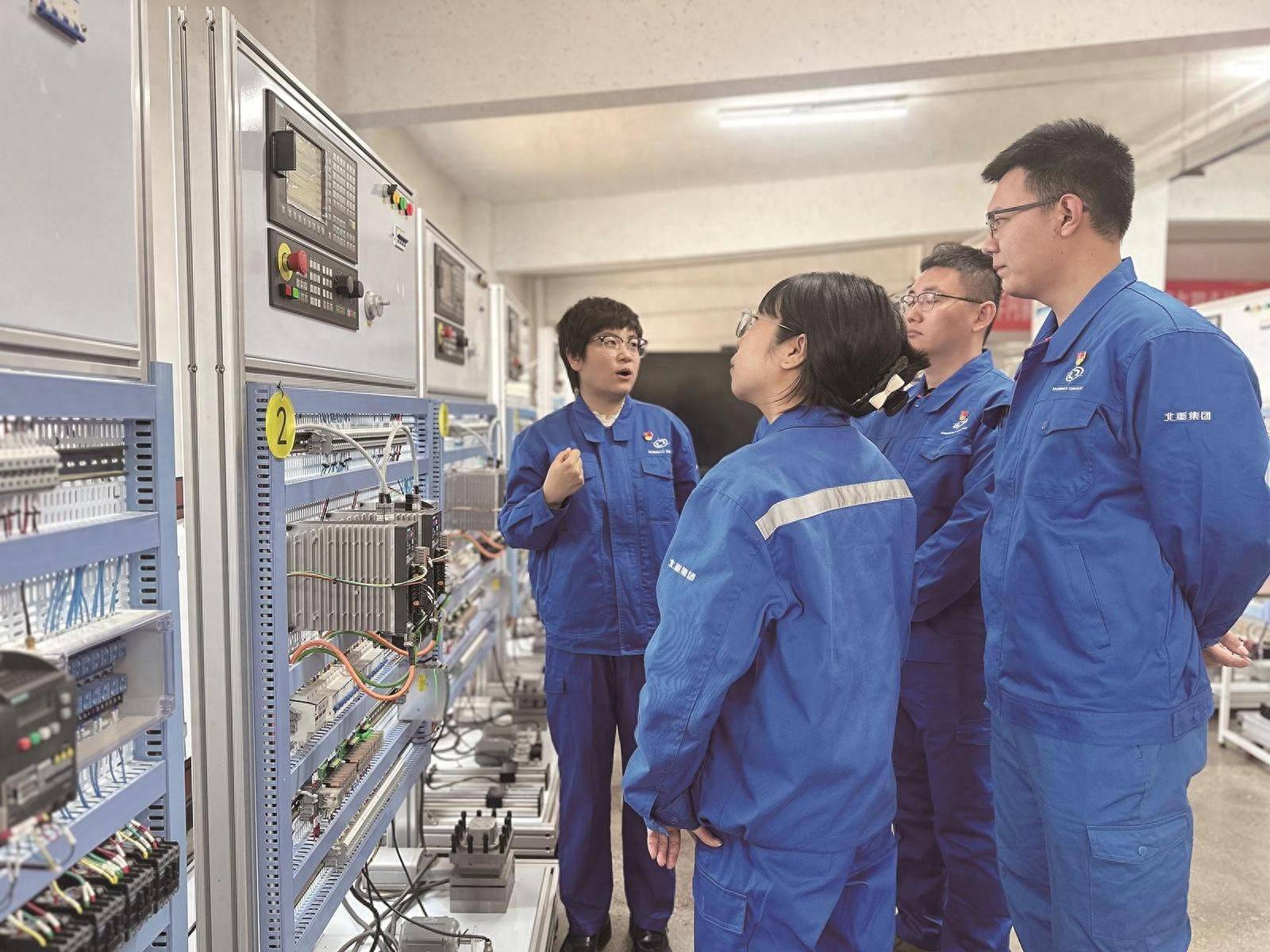 劳模风采·2025年全国劳模 廖丽娟：巾帼匠心雕刻国防重器利来国际平台(图1)