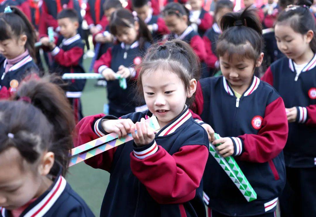 【当好东道主文明迎旅发】郊区教育局开展“文明新风 青春助力”校园专项行动（四）