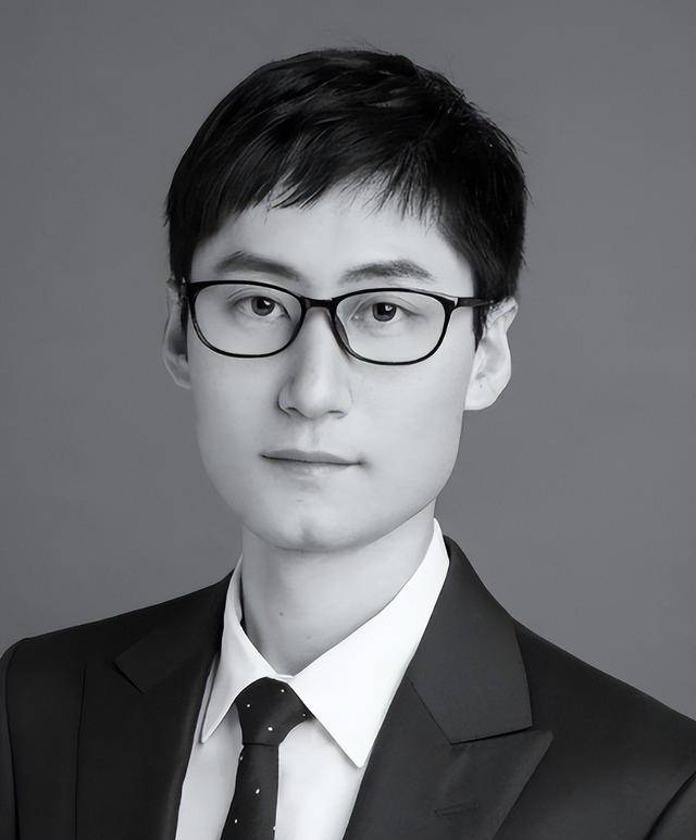 原创             解放军智能技术专家冯旸赫，下班后意外死亡，外媒：中国再遭重创