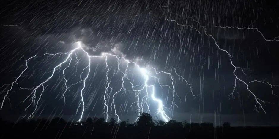 "干打雷不下雨"威力大着呢!初夏谨防雷击火