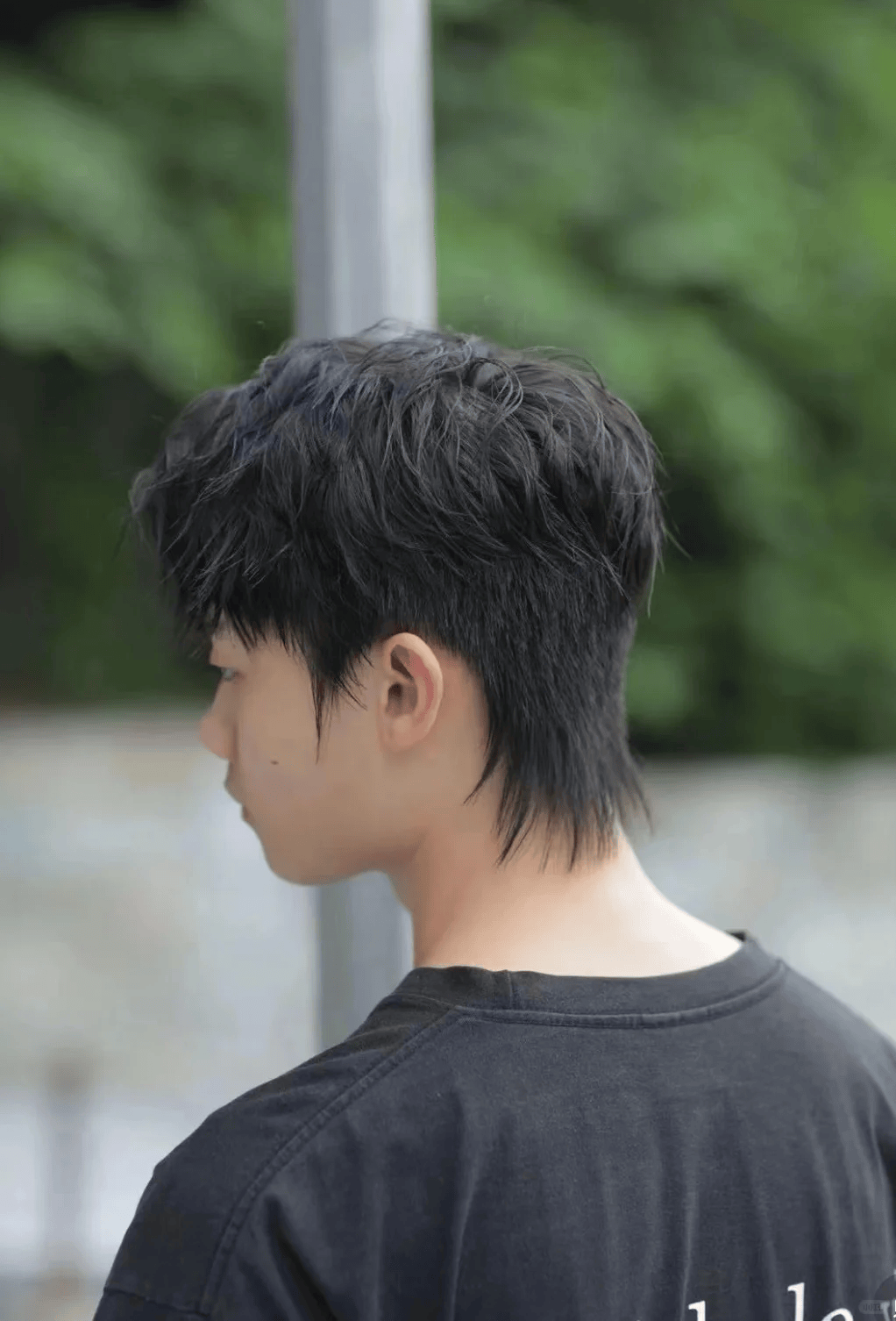 狼尾发型的百搭,飘逸不羁,简直就是行走的荷尔蒙