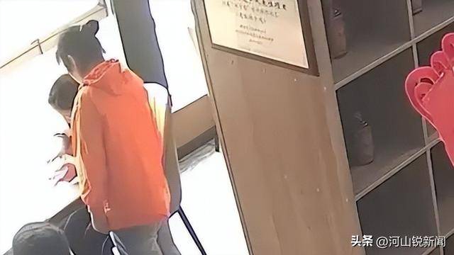 母女就餐一小时未动筷，老板两次提醒被骗不信，报警救下三十多万