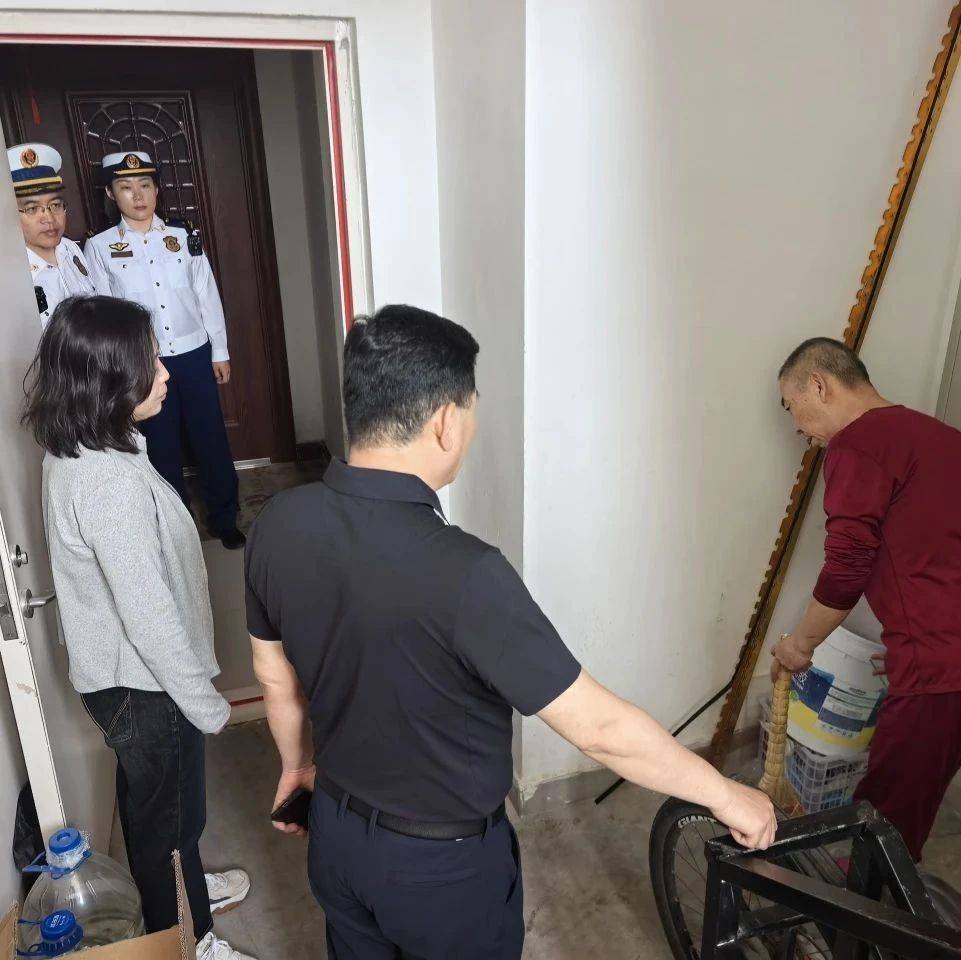 【消防“生命通道”大畅通】双台子区消防救援大队开展消防通道专项整治_居民_消防车_车辆