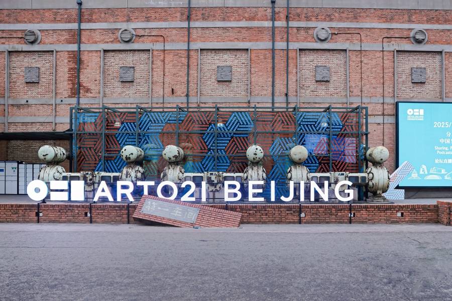 上海艺术品牌ART021点亮京城艺术空间，北京廿一现当代艺术博览会开幕_画廊_包括_作品