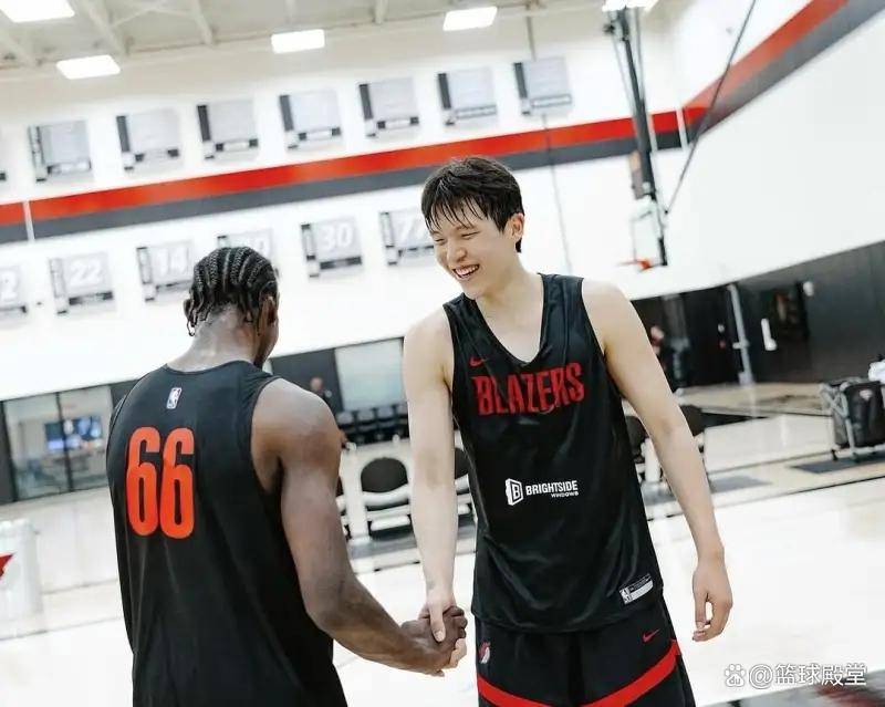 原创             杨瀚森试训开拓者采访！解析过程，自评中规中矩，明天背靠背试训