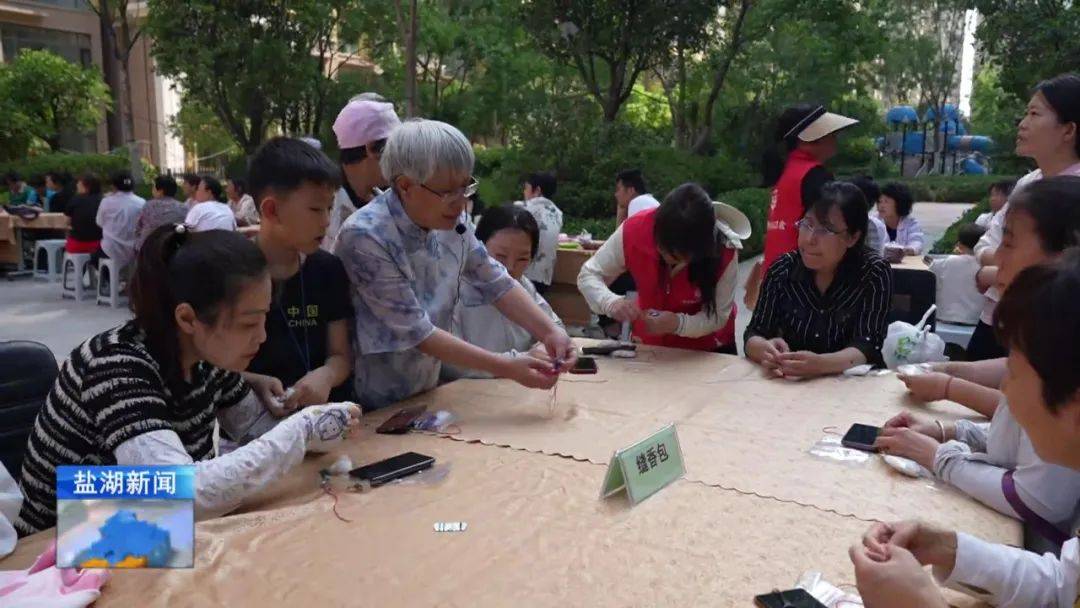 吃瓜社区我们的节日·端午丨缝香囊、包粽子热热闹闹过端午  第7张