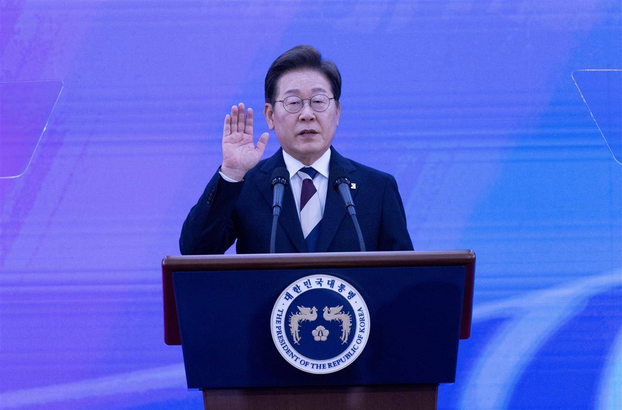 李在明:龙山总统府像坟地,没有文具,也没有电脑和打印机 李在明:龙山总统府像坟地,没有文具,也没有电脑和打印机