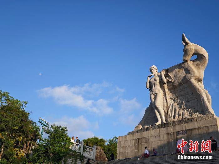 何以中国·行走海南｜看山见海，纵身入山海