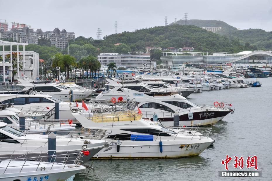 台风“蝴蝶”将在海南岛沿海登陆 各类船只回港避风