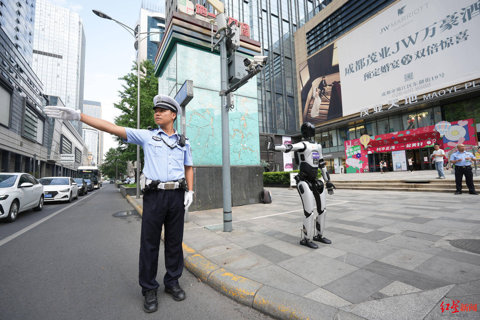 如何让机器人真正走进生活？成都，一座创新之城的实景验证