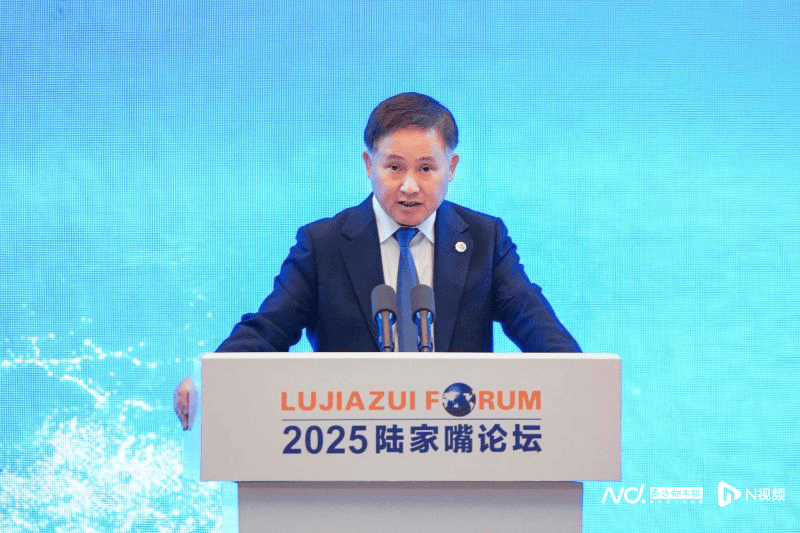 央行行长的全球金融治理公开课，潘功胜谈金融稳定体系新挑战
