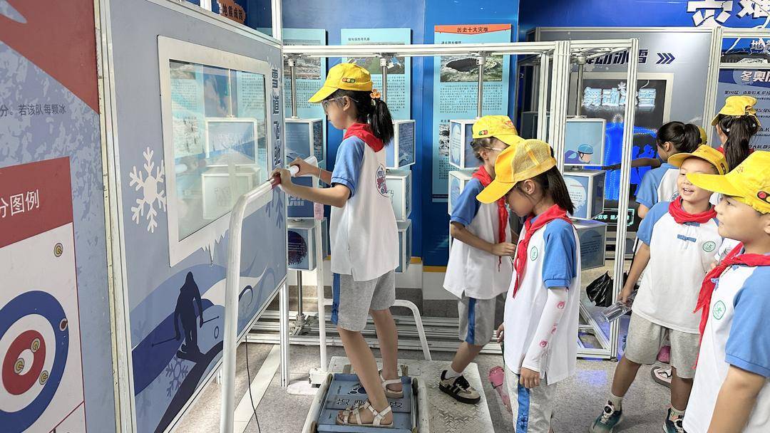 流动科技馆在四川北川开展 沉浸式体验点燃羌乡孩子科学热情