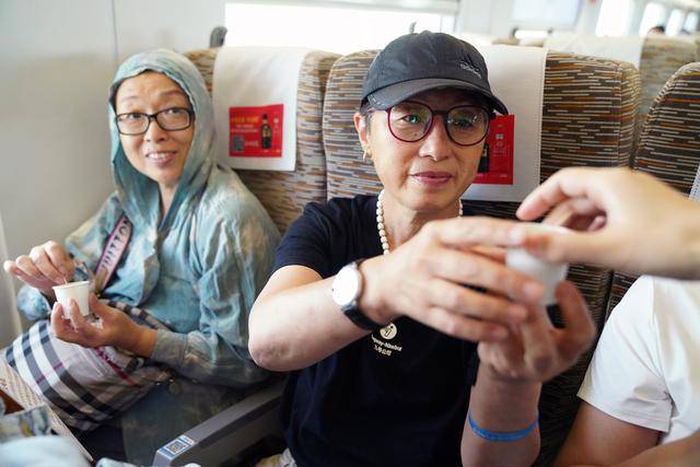 高铁能不能带烧烤过安检_高铁上吃烧烤_
