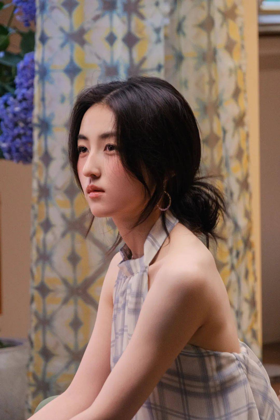 微拍福利哇嘻嘻:23岁演员张子枫回应“上海电影节最年轻评委”：有点紧张，担心做不好