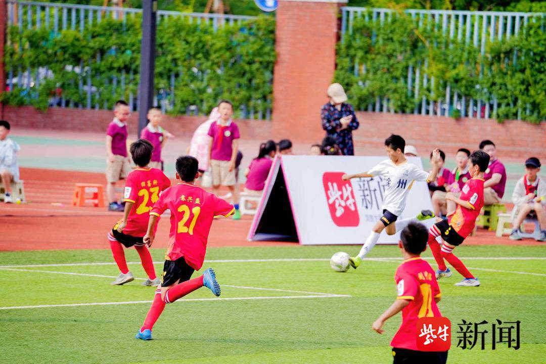 “小苏超”来了，“秦小超”出战！南京秦淮小学明星队PK徐淮双强，开启文武双全之旅