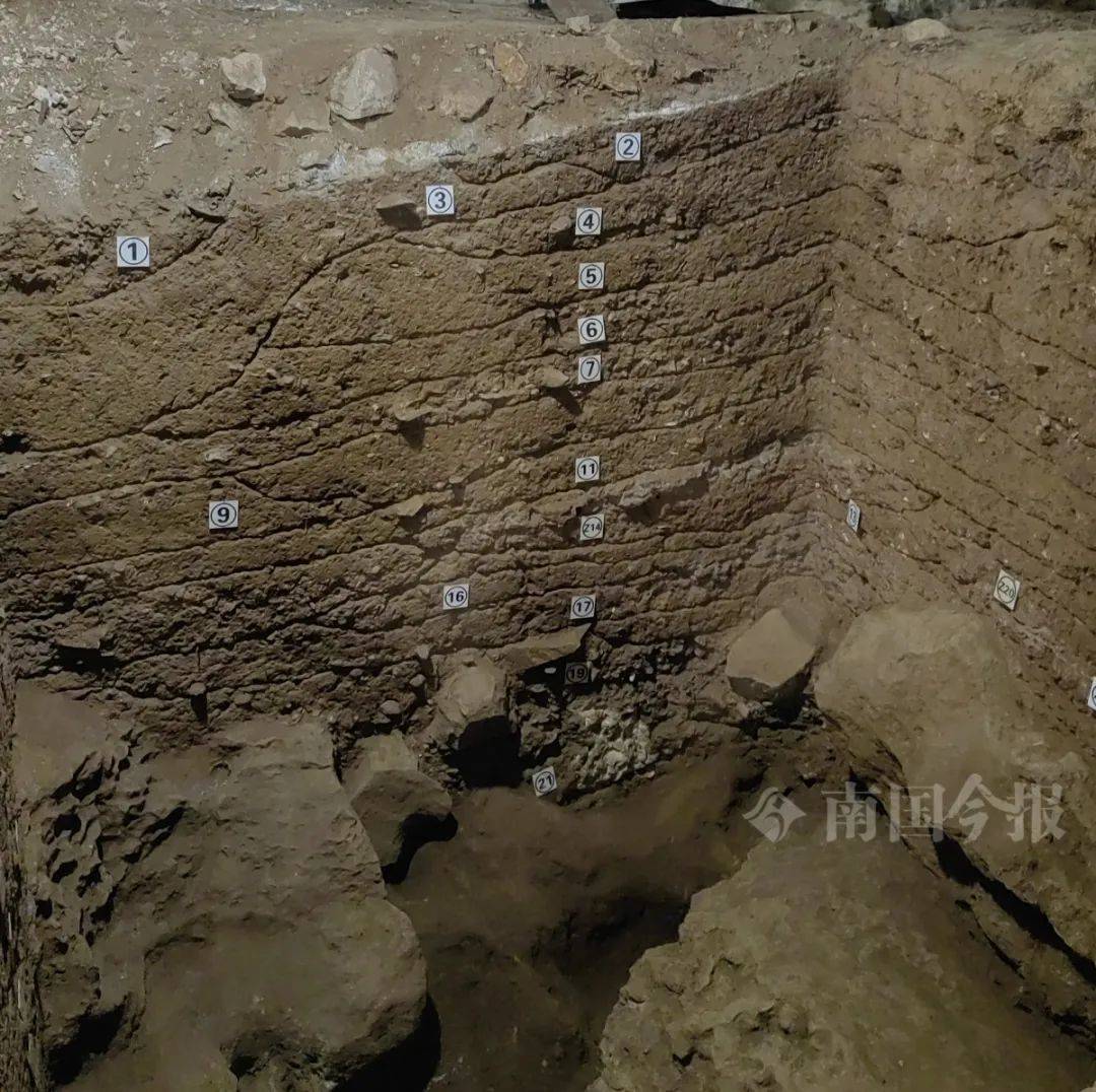 柳州发现3万年前古墓，女性墓主蜷缩长眠，牙齿万年不腐