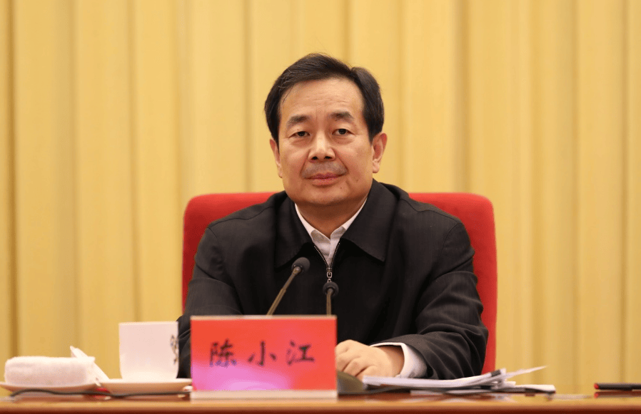 隔岸观火小说:陈小江任新疆 *** 尔自治区党委书记，曾有16年媒体工作经验