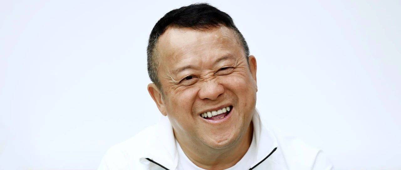 曾志伟加盟董事会！知名地产商创办的航司迎新CEO，毕业于北京语言大学，公司4年换3次CEO