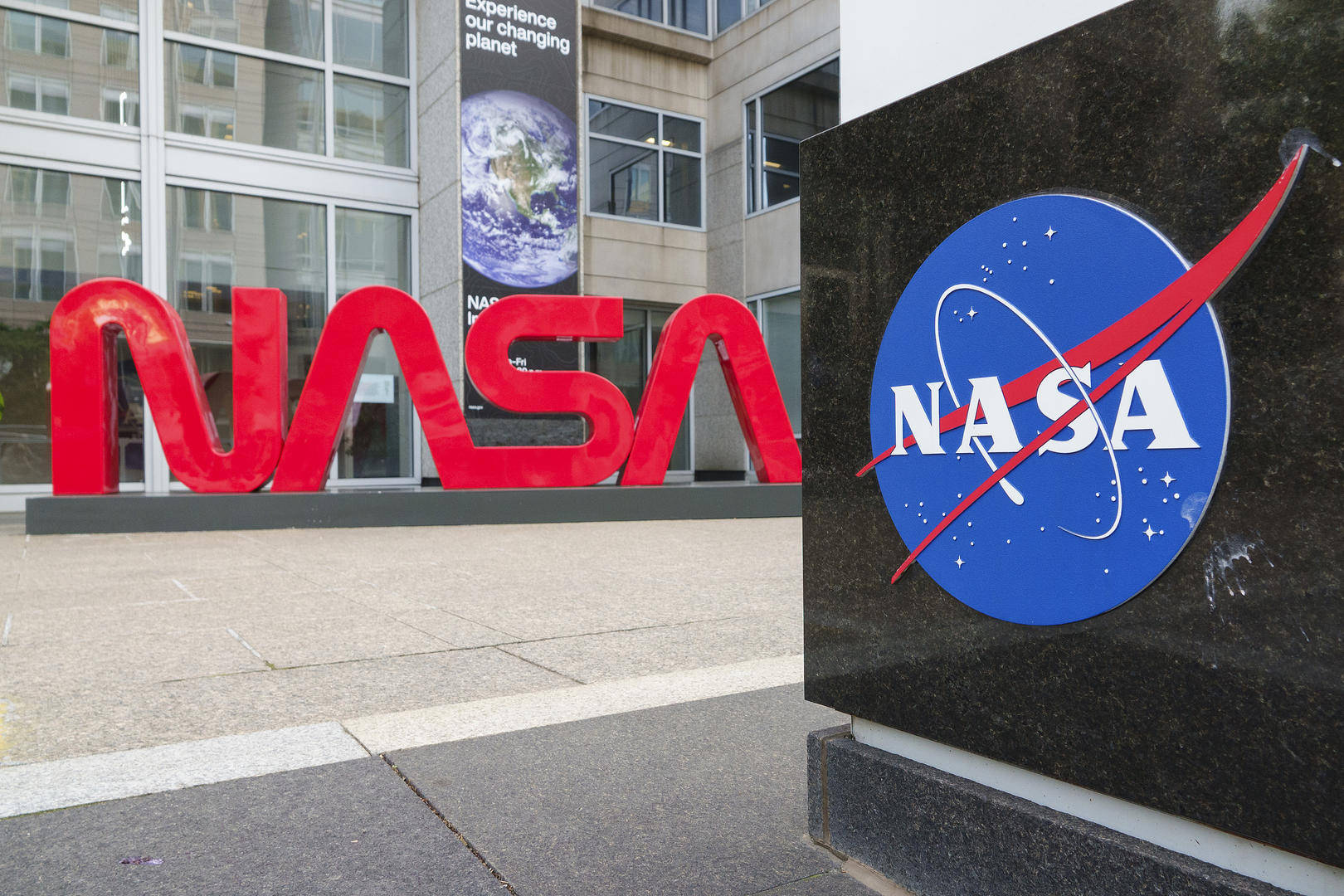 NASA将裁掉超2000名高级别员工,或迎上世纪60年代以来最小规模运作_航天中心_白宫_人员